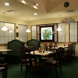 Well organized and immaculate surroundings. Friendly, caring wait staff