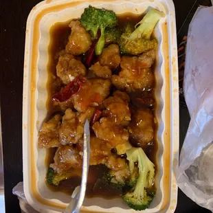 Huge portion of General Tso 's Chicken, comes with white rice