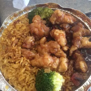 Lunch portion of general tso's chicken! Noms!