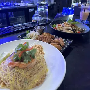 Sexy pad Thai, Thai wings, spaghetti Tom kha