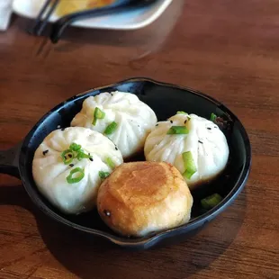 Pork crispy bottom bao