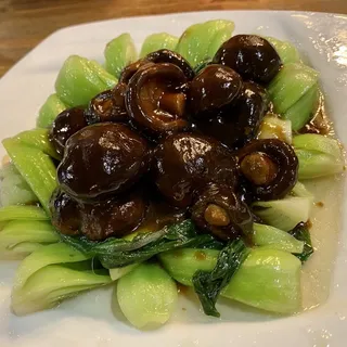 V Shiitake Loves Baby Bok-Choy