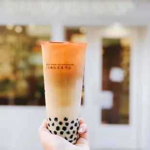 boba oolong tea latte -- @foodiejocho