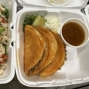 Ceviche, 3 Quesitacos, Mini Tacos