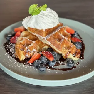 Croffle with Mixed Berries