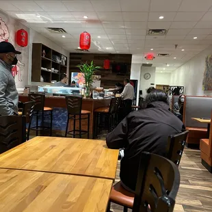 Poor service.   Patrons waiting.