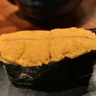 Uni nigiri sushi (sea urchin)