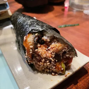 Spicy eel hand roll