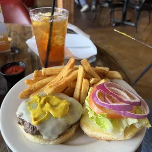 Regular Cheeseburger with fries