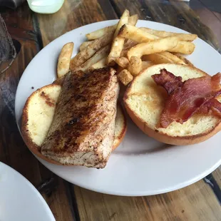 Mahi Mahi Basket
