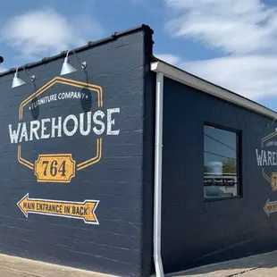 MAIN ENTRANCE IS IN THE BACK OFF OF 7TH ST.