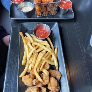 Kids chicken nuggets and fries &amp; sweet potato tots