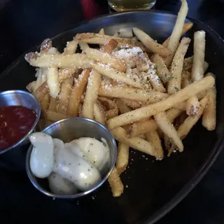 PARMESAN FRIES