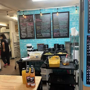 Juices and smoothies, healthy things to order