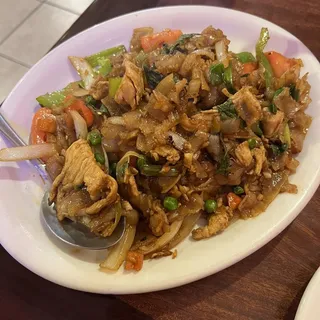 Pad Khee Mao (Drunken Noodle)