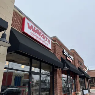 the outside of a restaurant