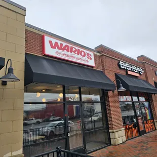 the outside of a restaurant