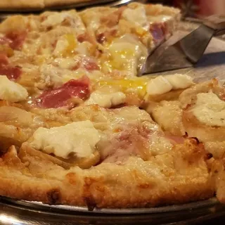 Sunny and Share Pizza