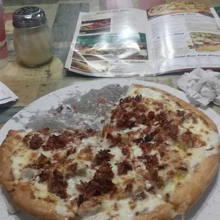 Chicken ranch pizza