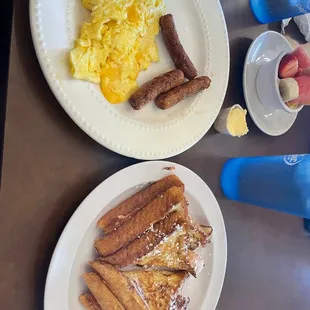French toast eggs and sausage links