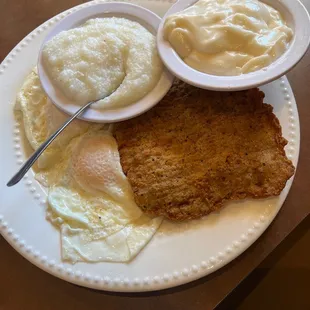 Country Fried Steak, Grits &amp; Gravy