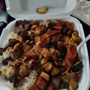 I order veggies on the side cause I&apos;m allergic to some and they continued to put it all in one box