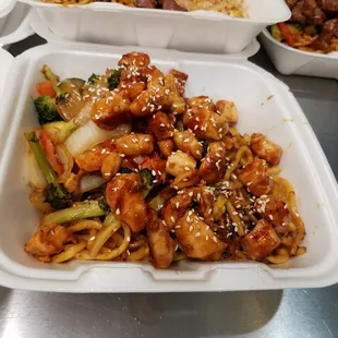 Sesame chicken with noodles and vegetables