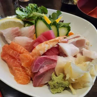 Chirashi bowl