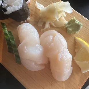 Scallop nigiri, 6/10