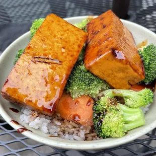 tofu and broccoli