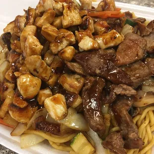 Chicken and Steak with noodle