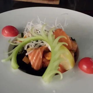 P2. Salmon Poke Bowl