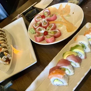 Wonderful lunch trip: rainbow roll, cherry blossom, and Kiss the fire