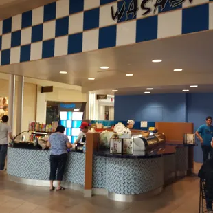 Intrance to Food Court
