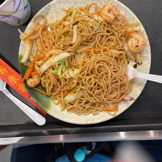 F4. Shrimp Stir Fried Noodle