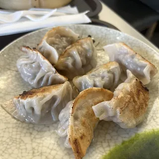 D2. Pork, Shrimp, and Chive Dumplings