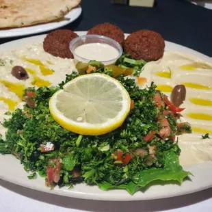 Falafel platter