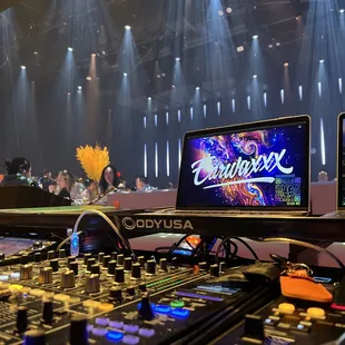 Live DJ 7 nights a week