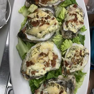 a platter of oysters