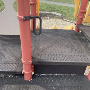 Handle to help the littles