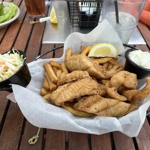 Washington Square Bar & Grill