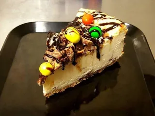 Lucki's Cheesecakes - 6 Mile