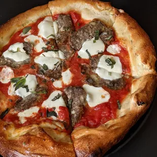 Meatball marinara pizza