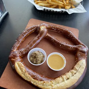 Jumbo Beer Pretzel