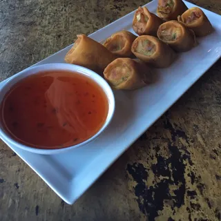 Crispy Vegetable Egg Rolls