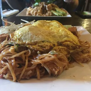 Spicy Pad Thai Sidewalk