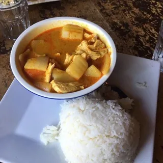 Yellow Curry with Rice