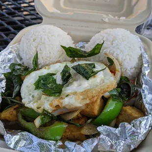 Pad grapow with tofu