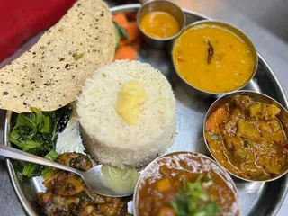 Everest Nepalese & Indian Cuisine