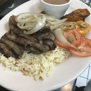 PF Prato Feito. Try some of our Brazilian Dinners.